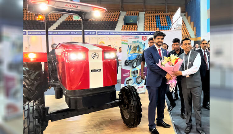 AutoNxt Automation showcases its electric tractor X45H2